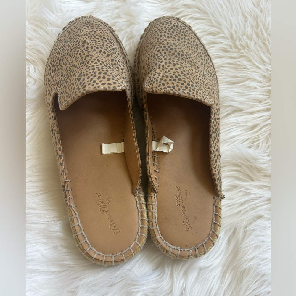 Universal Thread shoes - Picture 6 of 7
